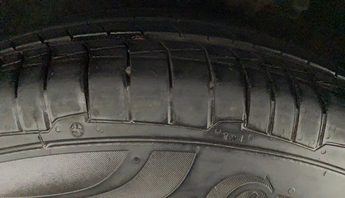 2011 Hyundai i10 SPORTZ 1.2, Petrol, Manual, 31,026 km, Right Rear Tyre Tread
