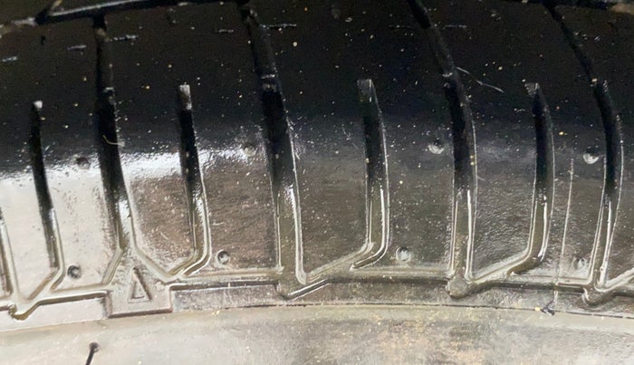 2013 Hyundai i10 SPORTZ 1.2, Petrol, Manual, 1,03,373 km, Left Rear Tyre Tread