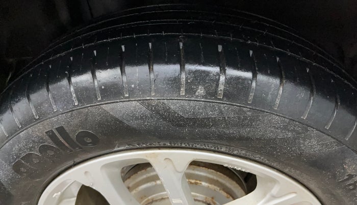 2018 Maruti Swift ZXI, Petrol, Manual, 33,727 km, Right Rear Tyre Tread