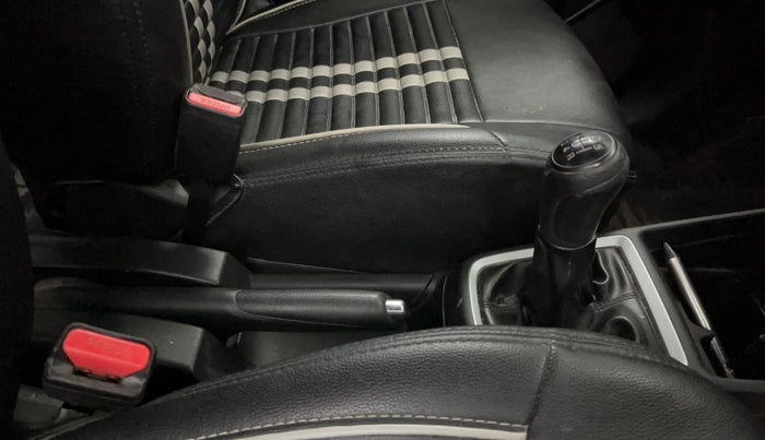 2018 Maruti Swift ZXI, Petrol, Manual, 33,727 km, Gear Lever