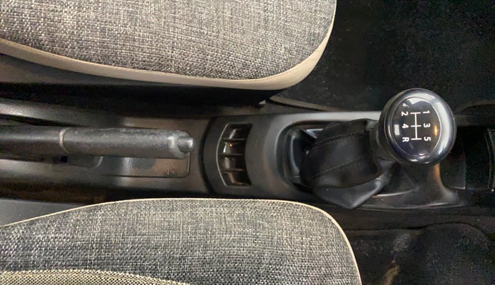 2013 Maruti Wagon R 1.0 LXI, Petrol, Manual, 68,260 km, Gear Lever