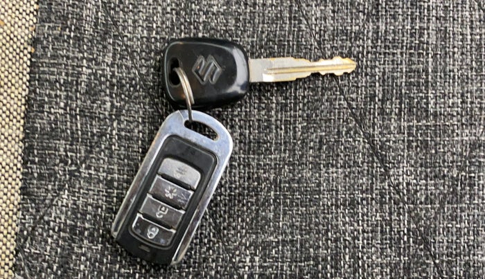 2013 Maruti Wagon R 1.0 LXI, Petrol, Manual, 68,260 km, Key Close Up