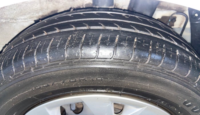 2014 Hyundai Grand i10 SPORTZ 1.2 KAPPA VTVT, Petrol, Manual, 83,924 km, Left Rear Tyre Tread