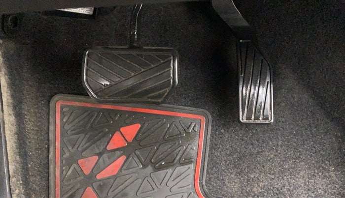 2018 Maruti Vitara Brezza VDI AMT, Diesel, Automatic, 65,041 km, Pedals