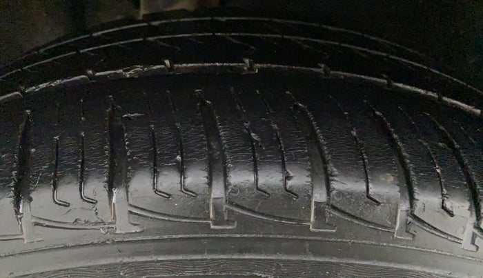 2018 Maruti Vitara Brezza VDI AMT, Diesel, Automatic, 65,041 km, Right Front Tyre Tread