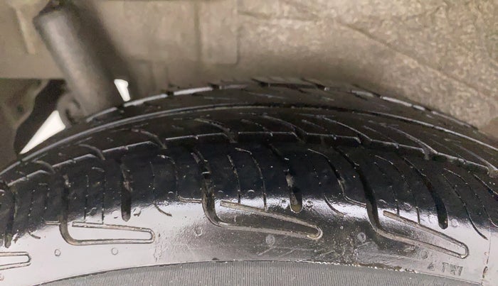 2014 Maruti Wagon R 1.0 VXI, Petrol, Manual, 24,354 km, Right Rear Tyre Tread
