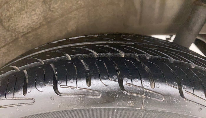 2014 Maruti Wagon R 1.0 VXI, Petrol, Manual, 24,354 km, Left Rear Tyre Tread