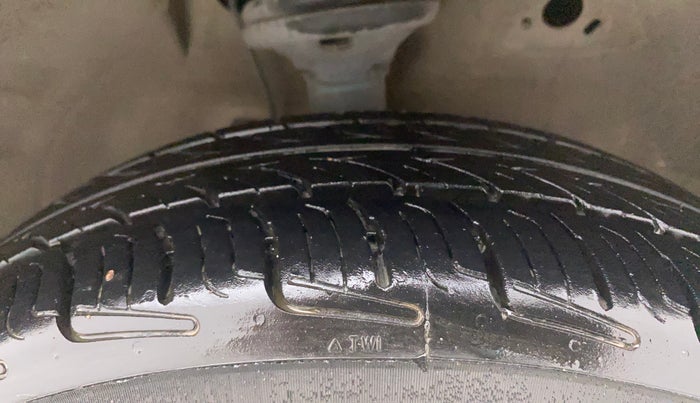2014 Maruti Wagon R 1.0 VXI, Petrol, Manual, 24,354 km, Right Front Tyre Tread