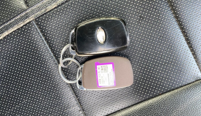 2023 Hyundai EXTER SX(O) 1.2 AMT, Petrol, Automatic, 21,275 km, Key Close Up