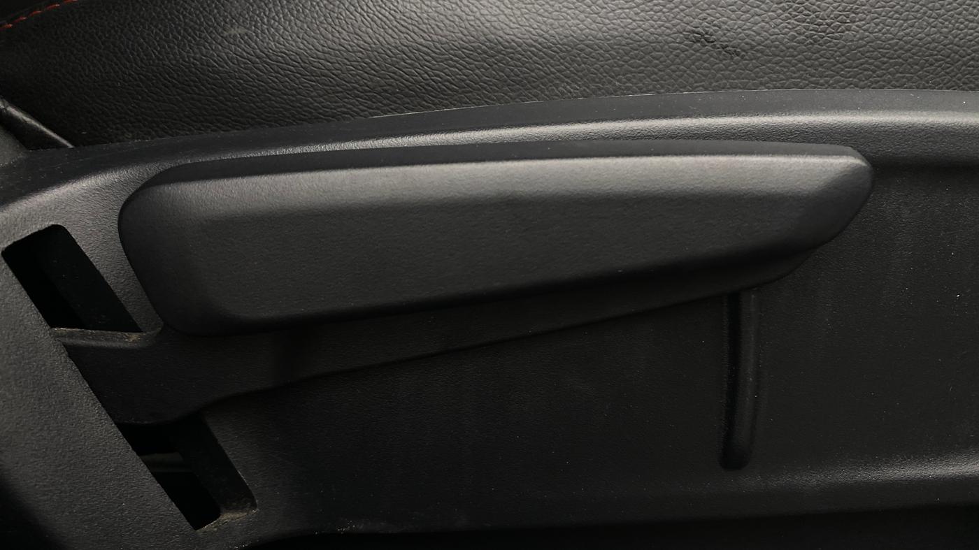 2021 Tata ALTROZ XZ PETROL, Petrol, Manual, 20,070 km, Driver Side Adjustment Panel