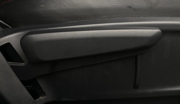 2021 Tata ALTROZ XZ PETROL, Petrol, Manual, 19,968 km, Driver Side Adjustment Panel