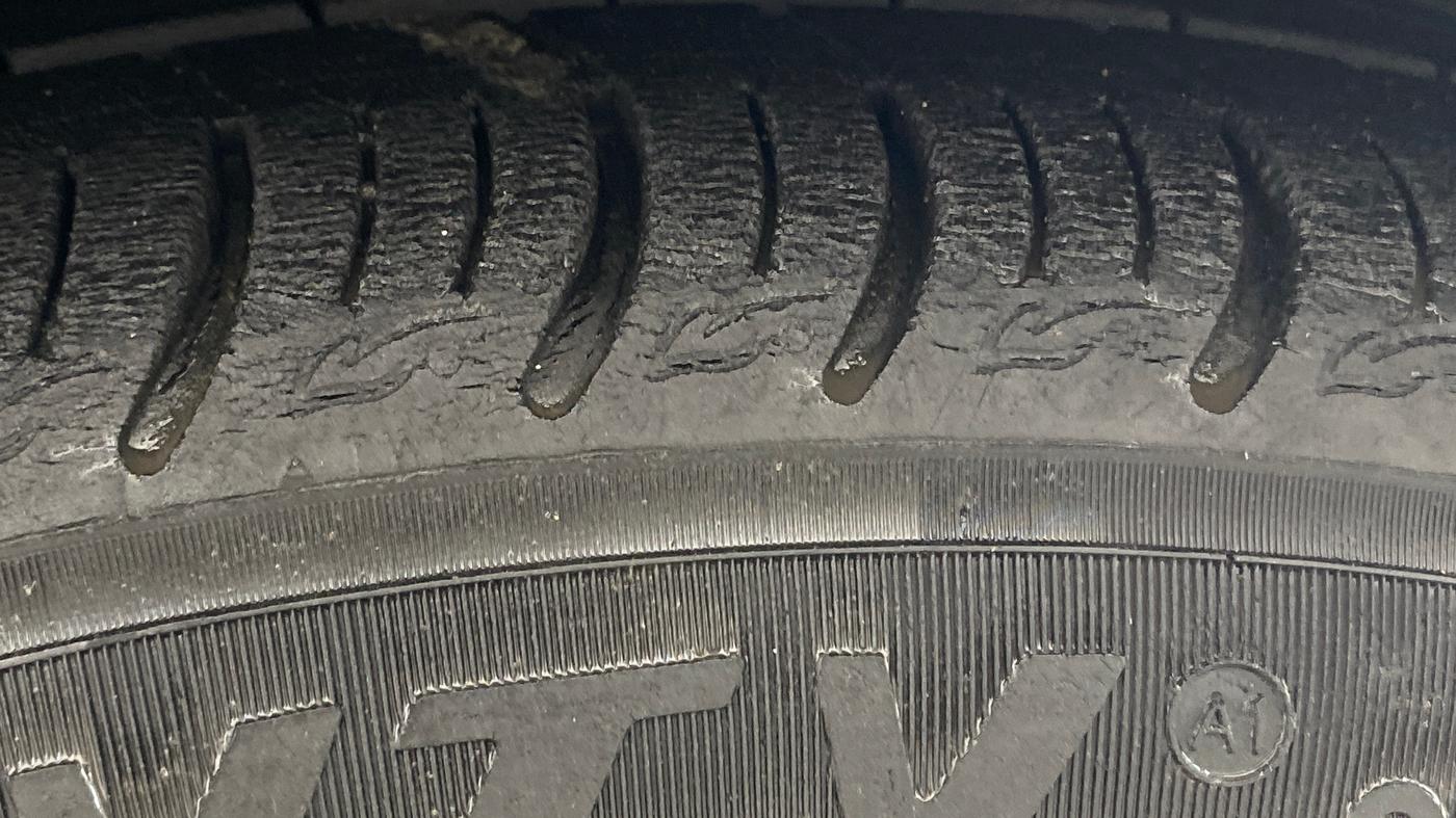 2021 Tata ALTROZ XZ PETROL, Petrol, Manual, 20,070 km, Right Front Tyre Tread
