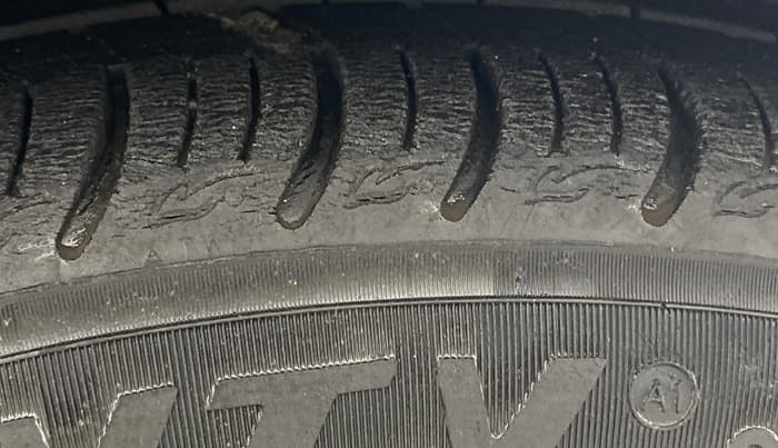 2021 Tata ALTROZ XZ PETROL, Petrol, Manual, 19,968 km, Right Front Tyre Tread