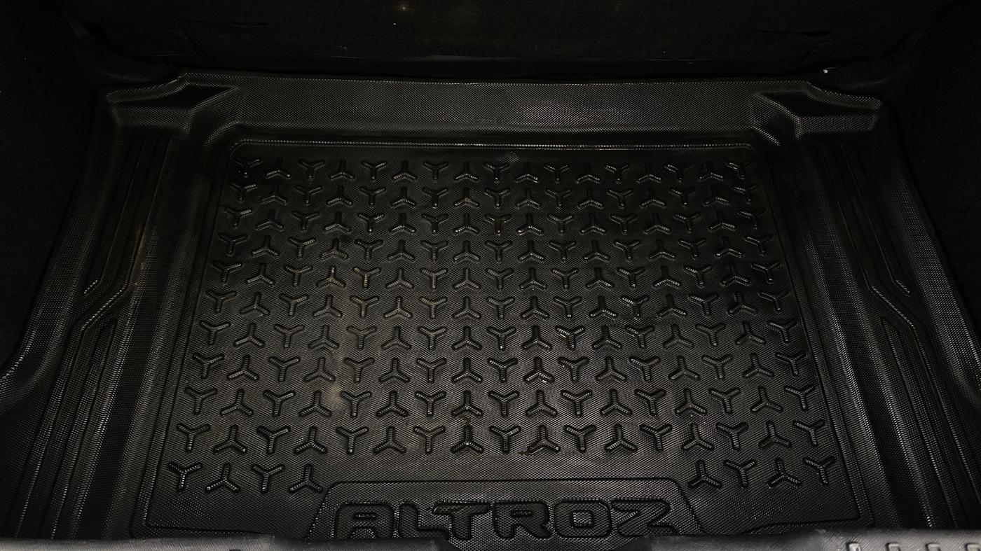 2021 Tata ALTROZ XZ PETROL, Petrol, Manual, 20,070 km, Boot Inside