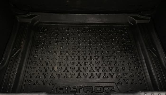 2021 Tata ALTROZ XZ PETROL, Petrol, Manual, 19,968 km, Boot Inside
