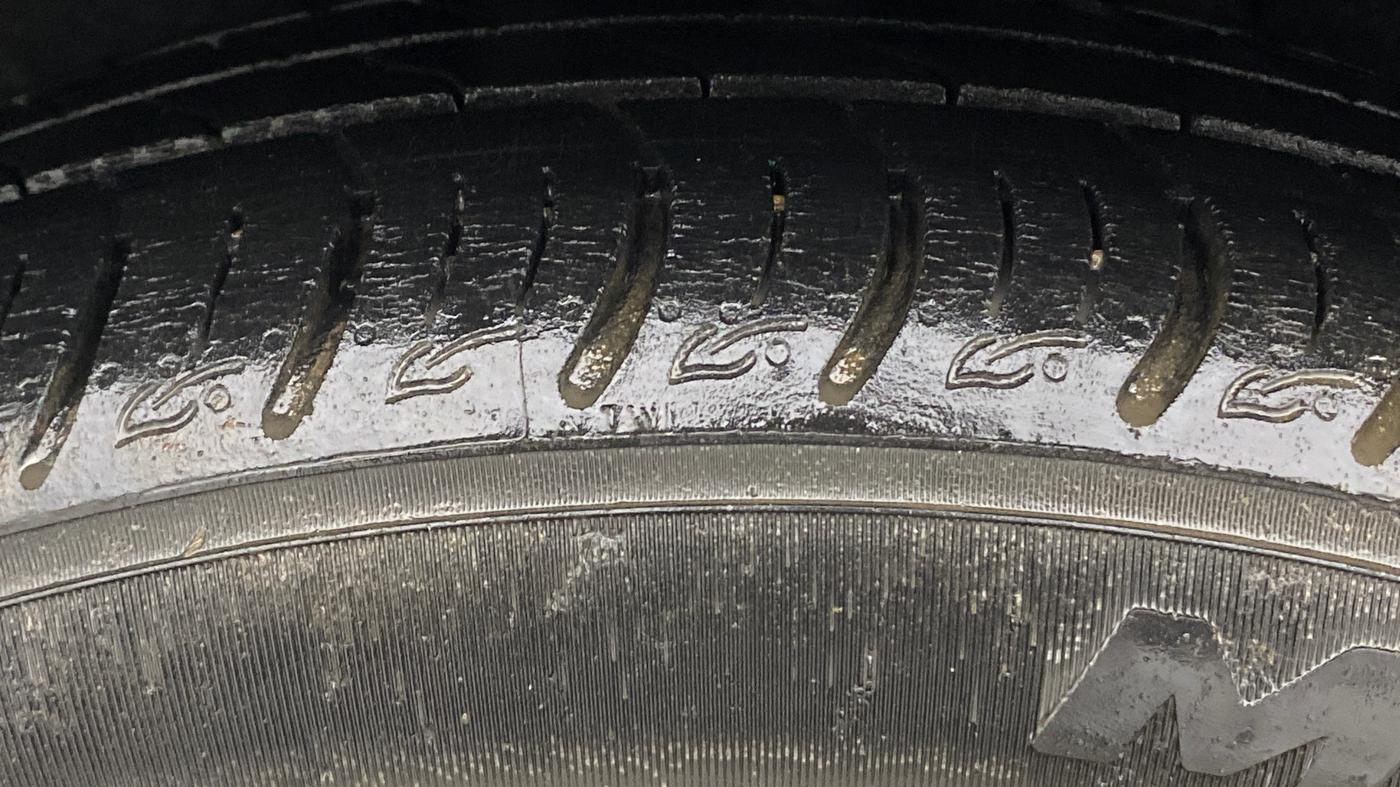 2021 Tata ALTROZ XZ PETROL, Petrol, Manual, 20,070 km, Left Front Tyre Tread