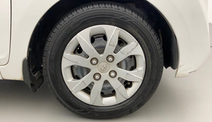 2017 Hyundai Eon MAGNA +, Petrol, Manual, 24,035 km, Right Front Wheel