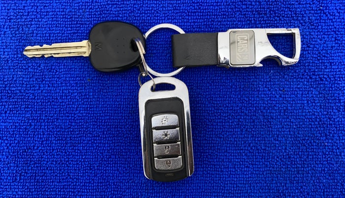 2017 Hyundai Eon MAGNA +, Petrol, Manual, 24,035 km, Key Close Up