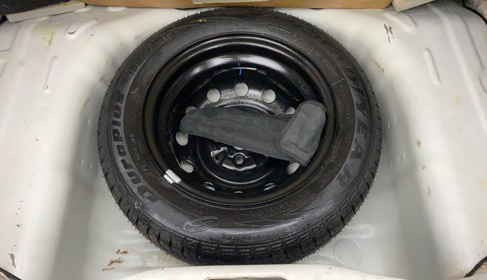 2017 Hyundai Eon MAGNA +, Petrol, Manual, 24,035 km, Spare Tyre