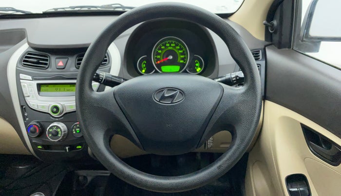 2017 Hyundai Eon MAGNA +, Petrol, Manual, 24,035 km, Steering Wheel Close Up