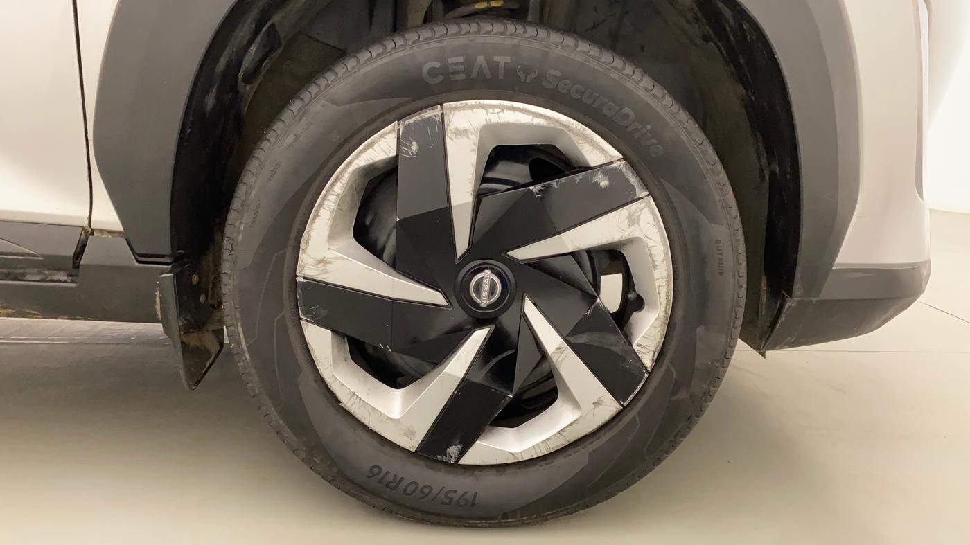 2021 Nissan MAGNITE XL TURBO, Petrol, Manual, 30,178 km, Right Front Wheel