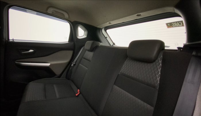 2021 Nissan MAGNITE XL TURBO, Petrol, Manual, 30,178 km, Right Side Rear Door Cabin