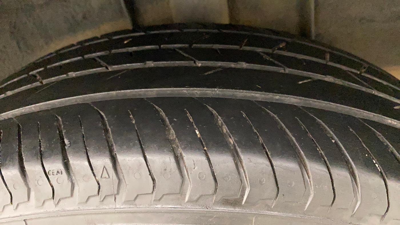 2021 Nissan MAGNITE XL TURBO, Petrol, Manual, 30,178 km, Left Rear Tyre Tread