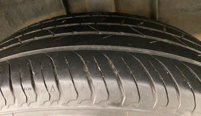 2021 Nissan MAGNITE XL TURBO, Petrol, Manual, 30,178 km, Left Rear Tyre Tread