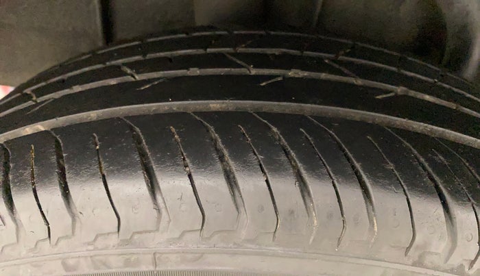 2021 Nissan MAGNITE XL TURBO, Petrol, Manual, 30,178 km, Right Rear Tyre Tread