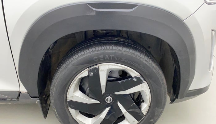 2021 Nissan MAGNITE XL TURBO, Petrol, Manual, 30,178 km, Right fender - Cladding has minor damage