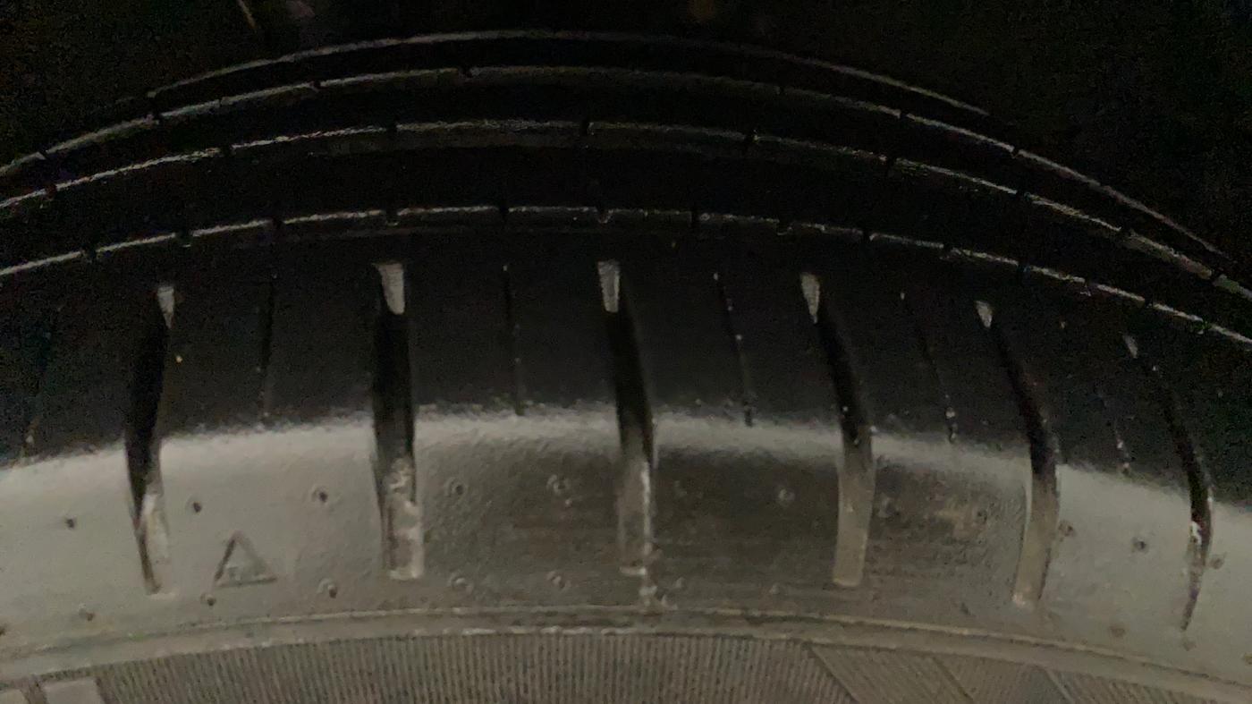 2021 Maruti Baleno ZETA CVT PETROL 1.2, Petrol, Automatic, 10,412 km, Right Front Tyre Tread