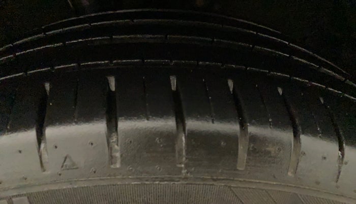 2021 Maruti Baleno ZETA CVT PETROL 1.2, Petrol, Automatic, 10,412 km, Right Front Tyre Tread