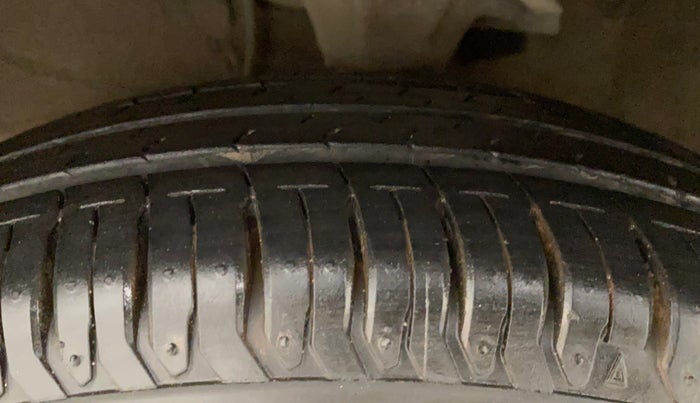 2011 Hyundai i10 SPORTZ 1.2, Petrol, Manual, 58,620 km, Left Front Tyre Tread