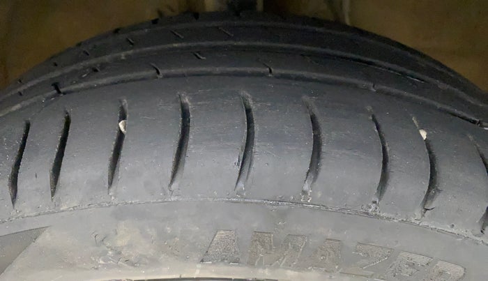 2016 Maruti Wagon R 1.0 VXI OPT, Petrol, Manual, 40,874 km, Right Front Tyre Tread