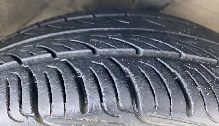 2011 Maruti Alto K10 LXI P, Petrol, Manual, 48,764 km, Right Front Tyre Tread