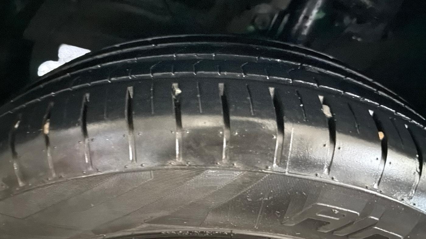 2016 Maruti Baleno DELTA PETROL 1.2, Petrol, Manual, 64,538 km, Left Front Tyre Tread