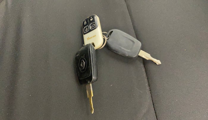 2015 Renault Kwid RXL, CNG, Manual, 49,363 km, Key Close Up