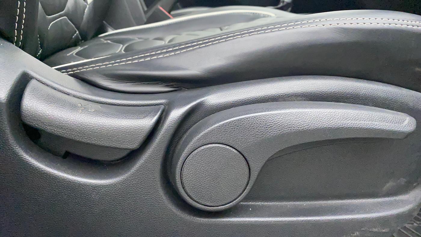 2018 Hyundai Creta SX PLUS AT 1.6 PETROL, Petrol, Automatic, 62,737 km, Driver Side Adjustment Panel