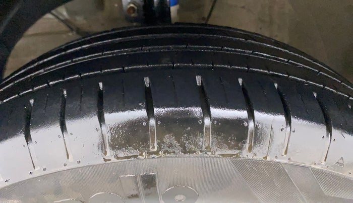 2022 Maruti Dzire ZXI CNG, CNG, Manual, 19,150 km, Left Front Tyre Tread