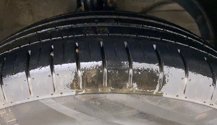 2022 Maruti Dzire ZXI CNG, CNG, Manual, 19,150 km, Right Front Tyre Tread