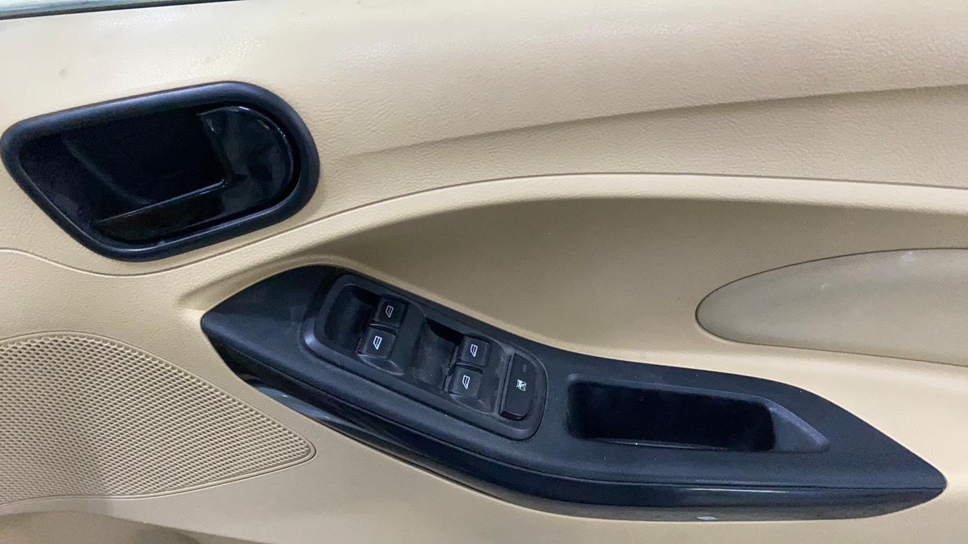 2018 Ford Figo Aspire TITANIUM 1.5 PETROL AT, Petrol, Automatic, 44,911 km, Driver Side Door Panels Control