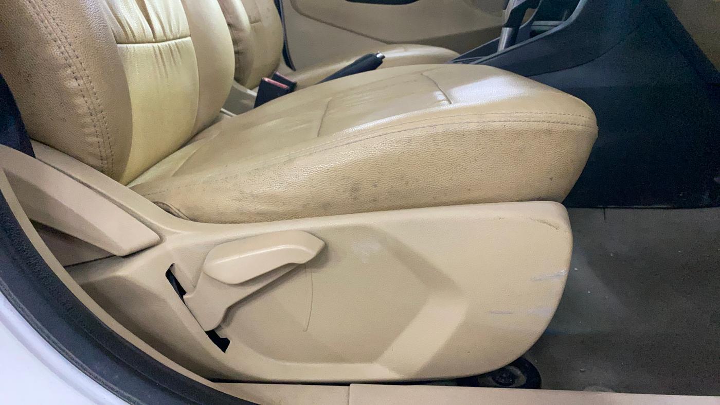 2018 Ford Figo Aspire TITANIUM 1.5 PETROL AT, Petrol, Automatic, 44,911 km, Driver Side Adjustment Panel