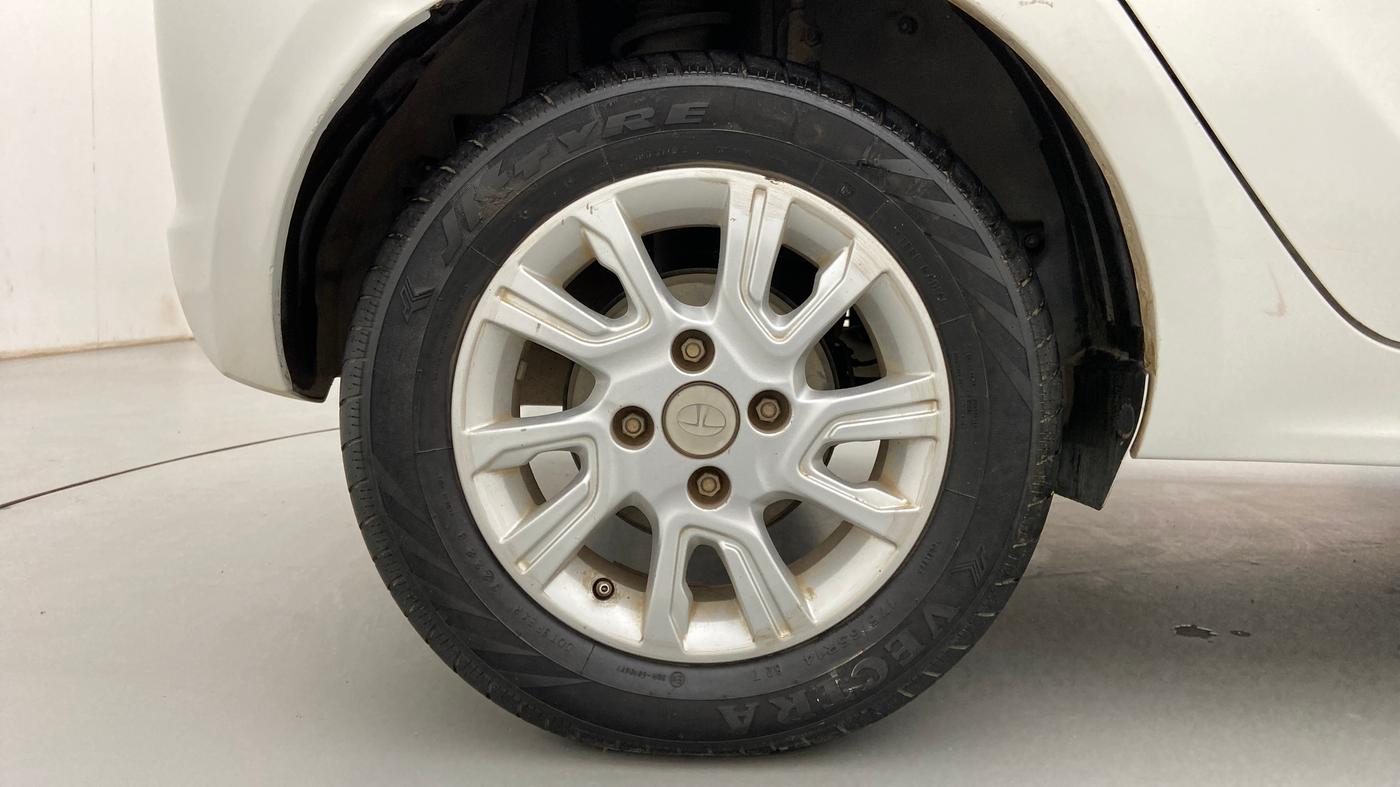 2017 Tata Tiago XZA PETROL, Petrol, Automatic, 62,204 km, Right Rear Wheel