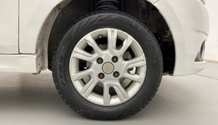 2017 Tata Tiago XZA PETROL, Petrol, Automatic, 62,204 km, Right Front Wheel
