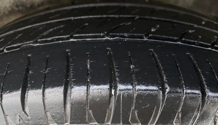 2010 Maruti Wagon R 1.0 VXI, Petrol, Manual, 66,835 km, Left Rear Tyre Tread