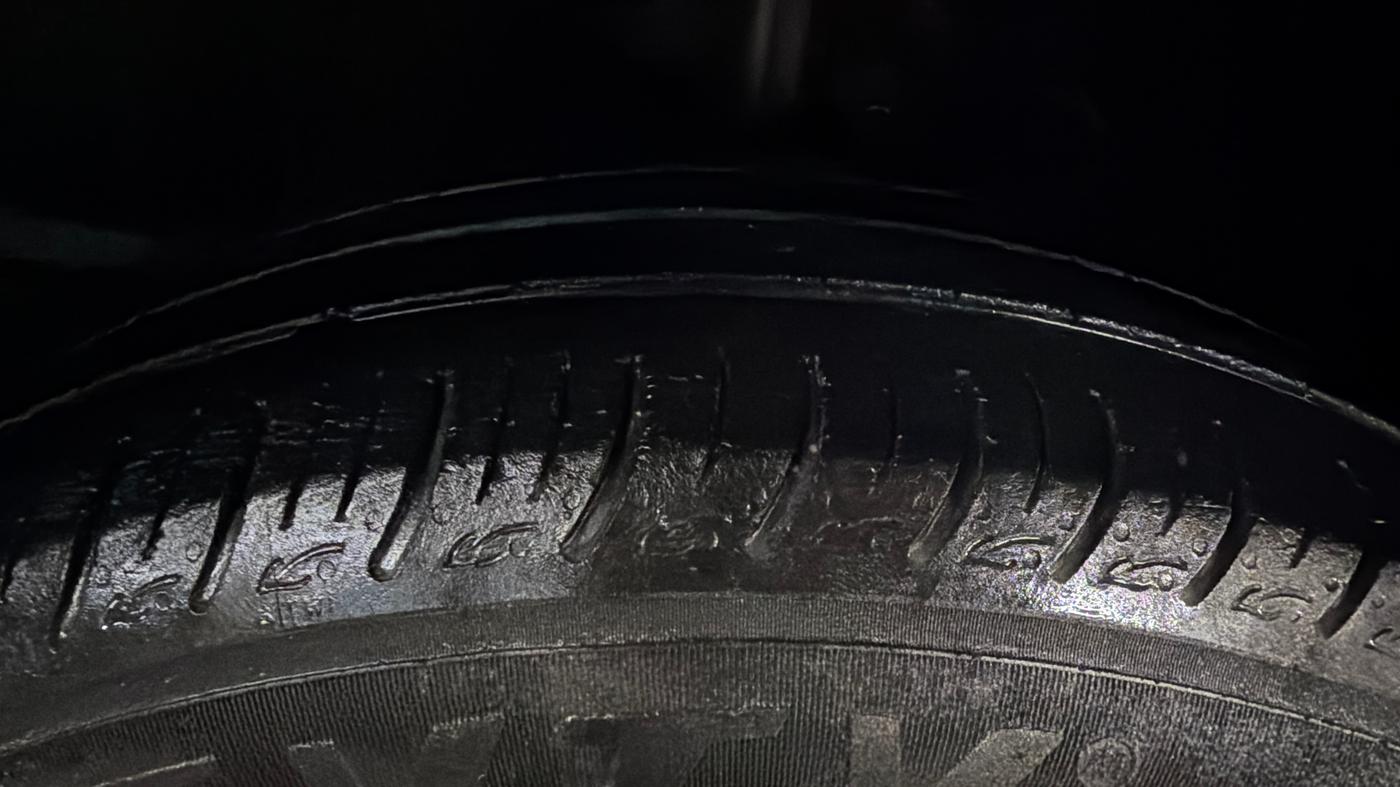 2021 Maruti Baleno DELTA PETROL 1.2, Petrol, Manual, 41,577 km, Right Front Tyre Tread