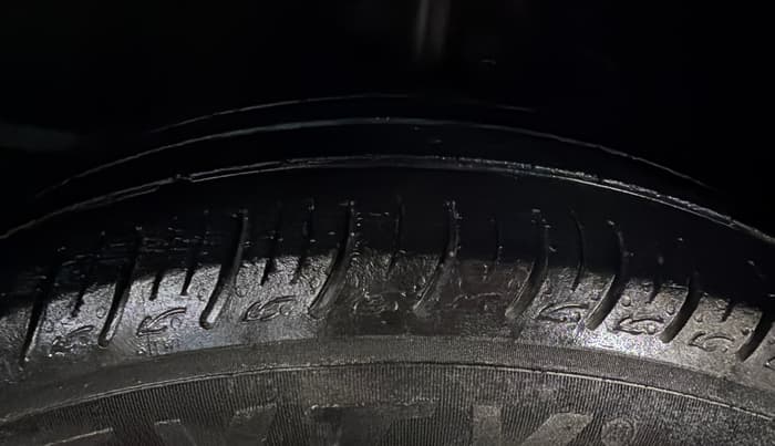 2021 Maruti Baleno DELTA PETROL 1.2, Petrol, Manual, 41,577 km, Right Front Tyre Tread