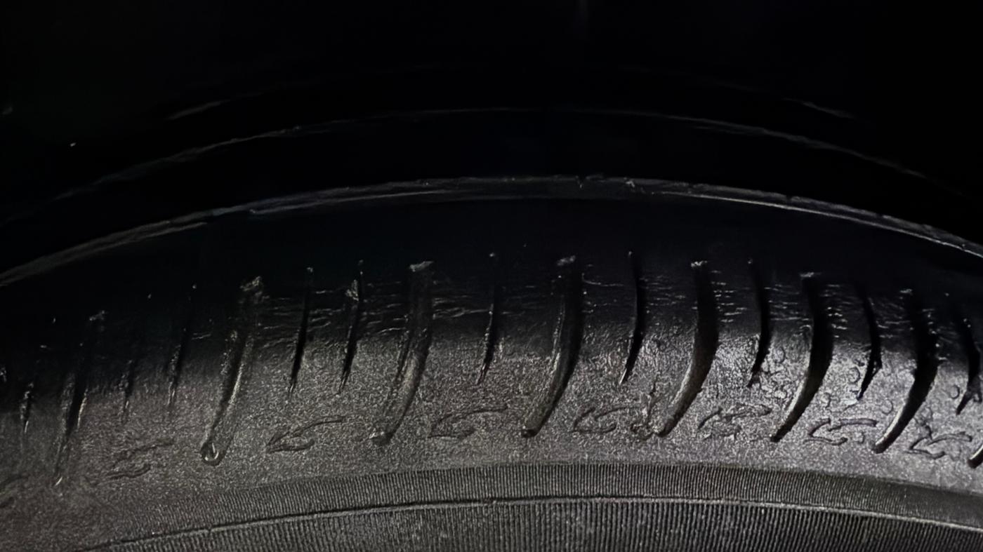 2021 Maruti Baleno DELTA PETROL 1.2, Petrol, Manual, 41,577 km, Left Front Tyre Tread