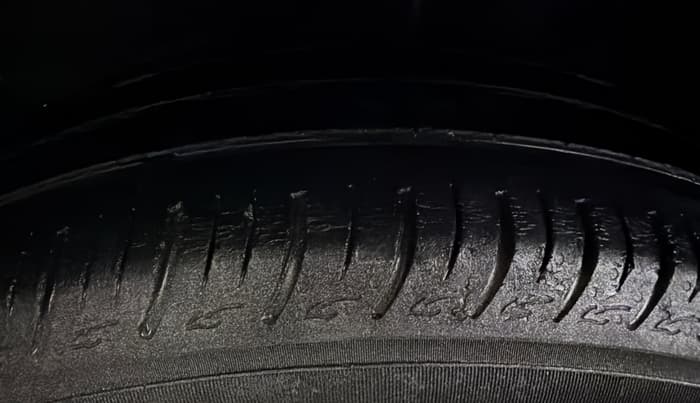 2021 Maruti Baleno DELTA PETROL 1.2, Petrol, Manual, 41,577 km, Left Front Tyre Tread
