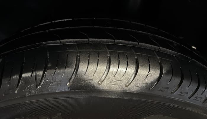 2021 Maruti Baleno DELTA PETROL 1.2, Petrol, Manual, 41,577 km, Left Rear Tyre Tread
